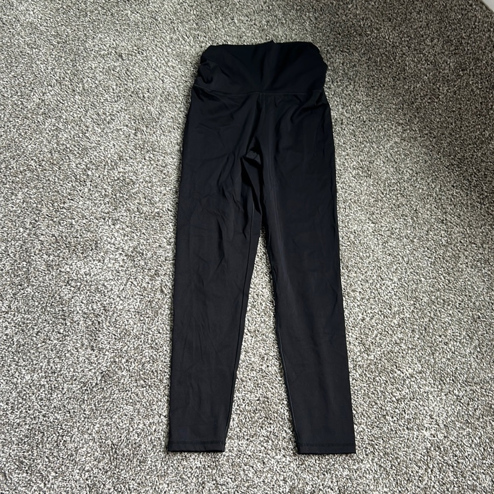 Ashlee by Amaryllis black legging size small